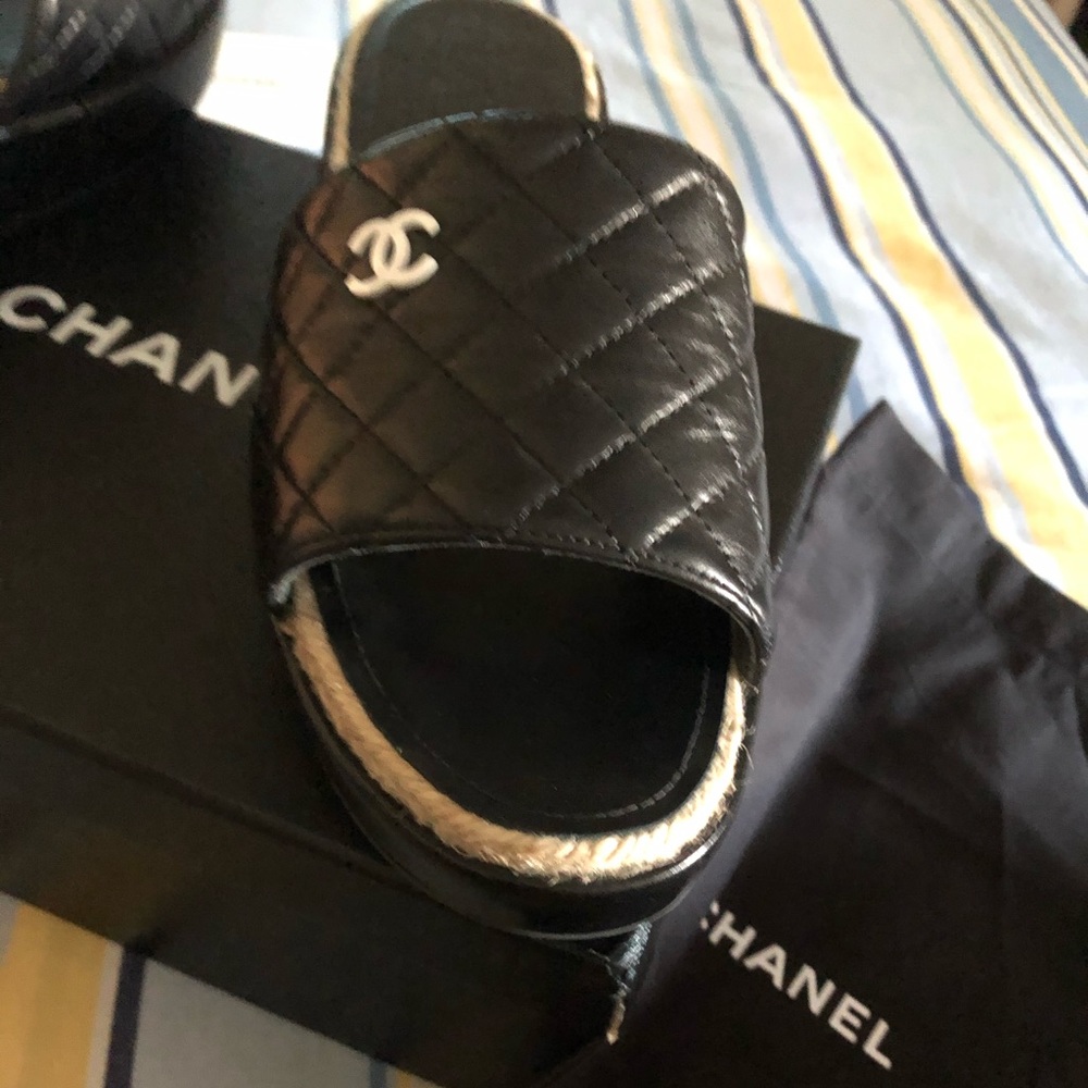 CHANEL 💯 AUTHENTIC
